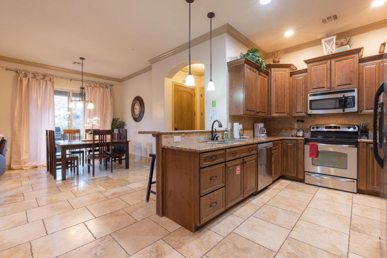 D5-Coral Springs Poolside-Ground Floor 3-Bedroom Hillside View Hurricane Chambre photo